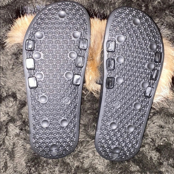 Vintage Luxury faux  fur fuzzy slides 10 - Picture 4 of 6
